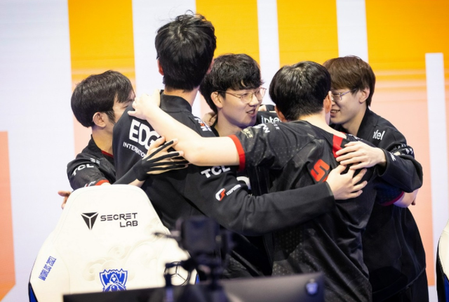 略上明显更 略上明显更