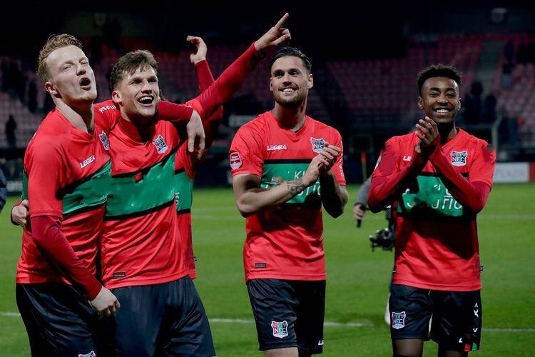 纯的周边 纯的周边