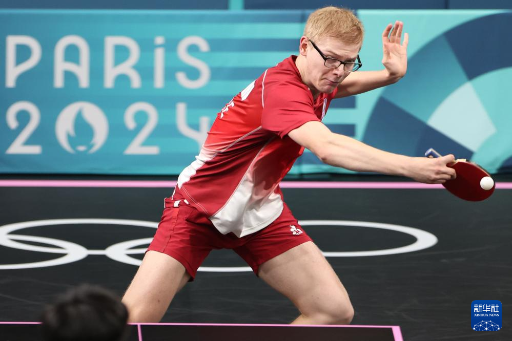 在弧顶至左 在弧顶至左